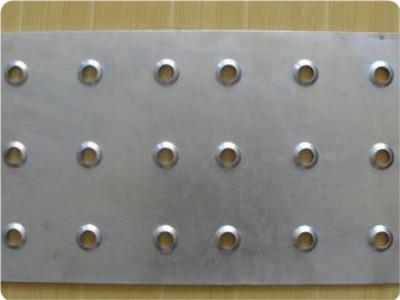 翻邊孔防滑板產(chǎn)品圖